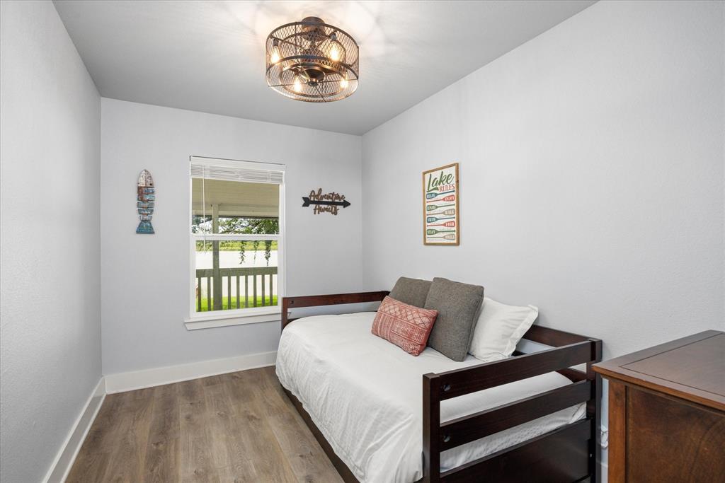 The Liveoaks Add - Commercial Sale