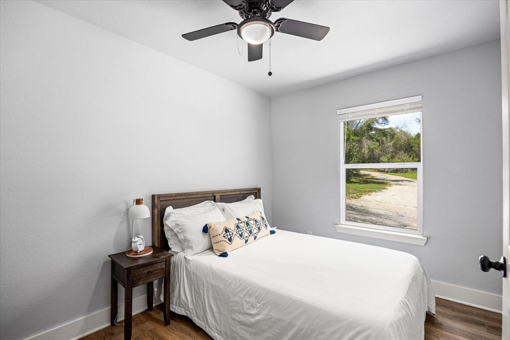 The Liveoaks Add - Commercial Sale