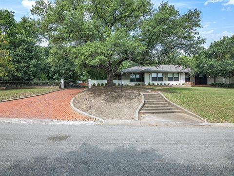 736 Westwood Drive Sherman TX 75092