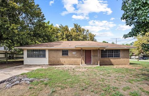 Photo of 119 Ford Street, Collinsville, TX 76233 (MLS # 21049552)