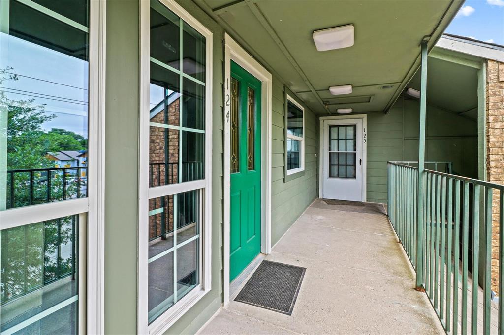 View Dallas, TX 75231 condo