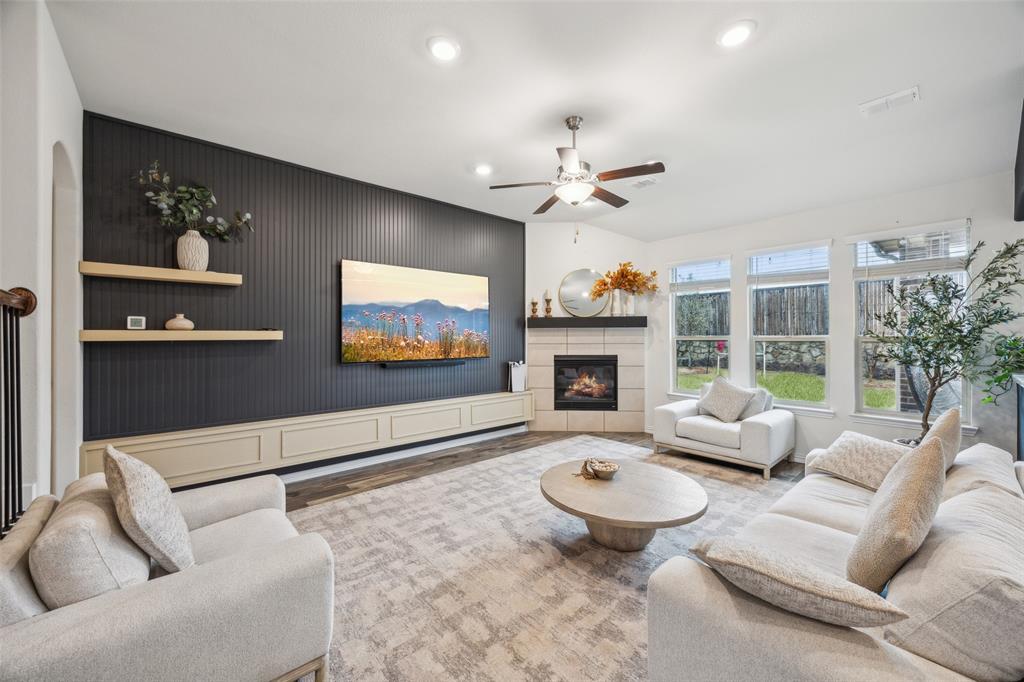3217 Lakewood Bluffs Trail