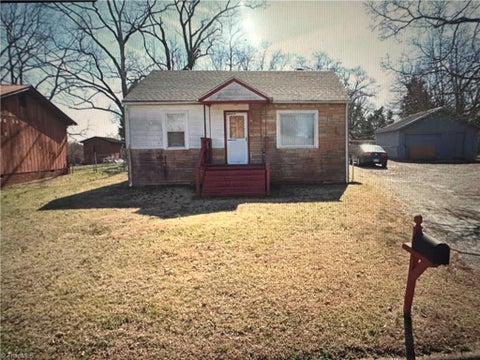 Homes For Sale - 306 Friendly Avenue<br/> High Point, NC 27260