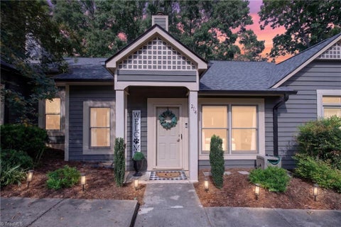 Townhouse For Sale - 204 Tabor View Lane<br/> Winston-Salem, NC 27106