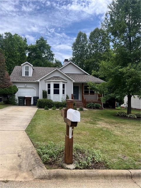 Homes For Sale - 3 Crite Court<br/> Greensboro, NC 27405
