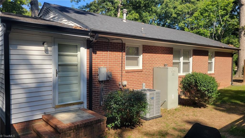 Photo of 3608 Wilshire Drive, Greensboro, NC 27408 (MLS # 1236113)