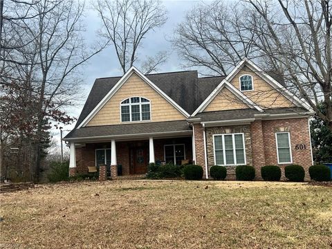 Photo for 601 Fairidge Drive
