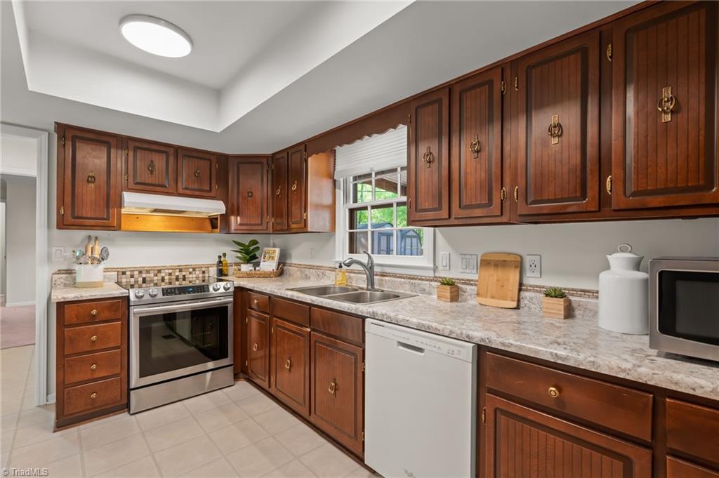 3900 Kalloramo Drive, Greensboro, North Carolina image 10