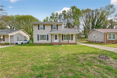 Homes For Sale - 1907 Boulding Avenue<br/> Guilford County, High Point, NC 27265