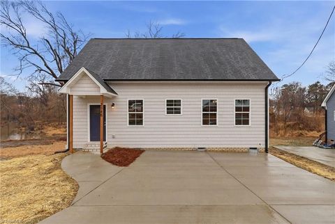 3546 Riverside Drive Greensboro NC 27406