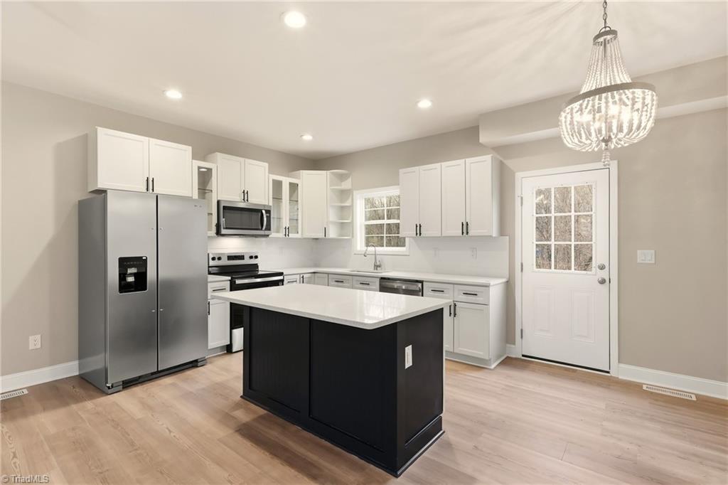 3546 Riverside Drive