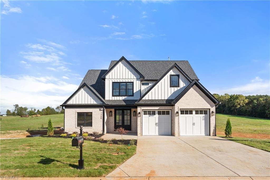 Photo of 1348 Maple Chase Lane, Winston-Salem, NC 27106 (MLS # 1172773)