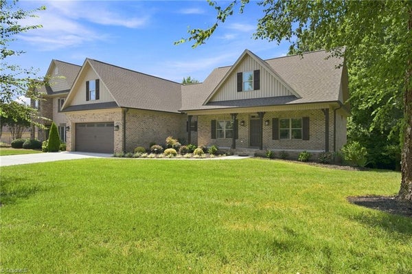 8206 ARBOR RIDGE LN, CLEMMONS, NC 27012 - Image 00cee53d3fba45b343b9bafa483f67be/3788055836