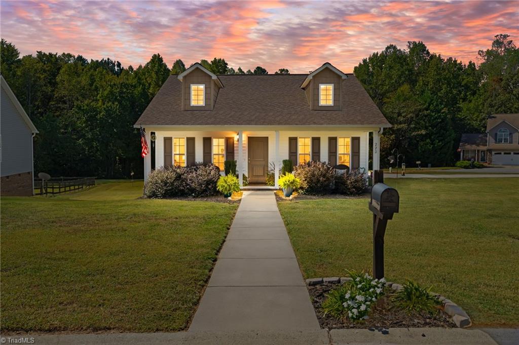 Photo of 222 Santa Fe Circle, Thomasville, NC 27360 (MLS # 1237475)
