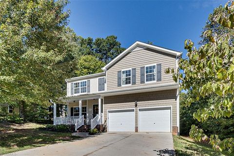 Homes For Sale - 165 Homeplace Drive<br/> Randleman, NC 27317