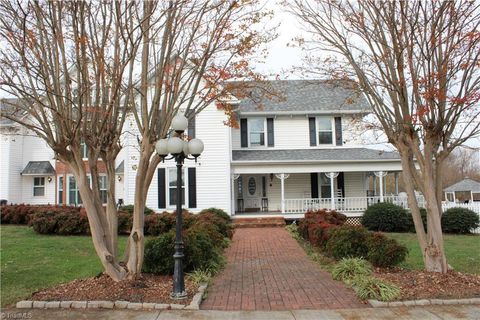 A home in Yadkinville