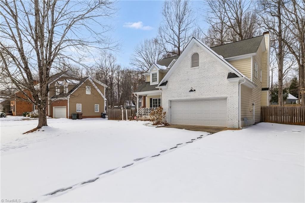 Photo of 2602 Regents Park Lane, Greensboro, NC 27455 (MLS # 1208171)