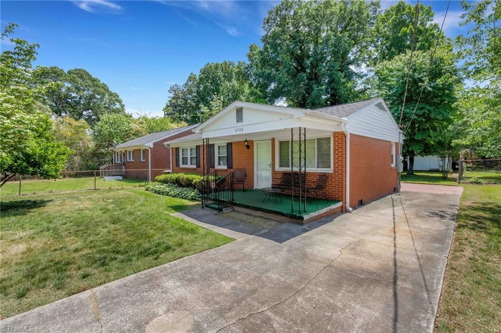 Photo of 2506 Aster Drive, Greensboro, NC 27401 (MLS # 1218393)