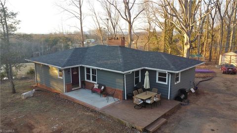 A home in Mount Airy