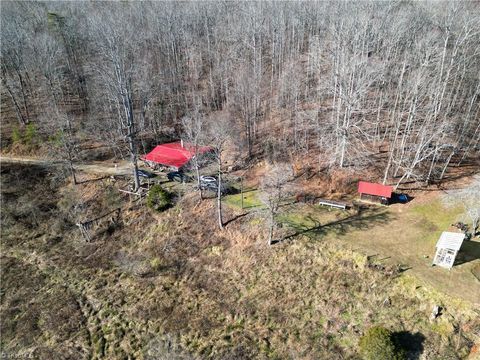 203 Brannock Lane Pilot Mountain NC 27041