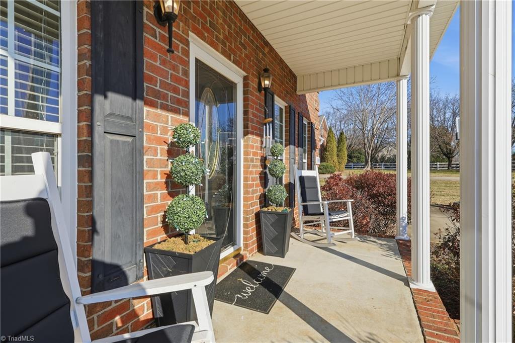 3993 Queens Grant Court