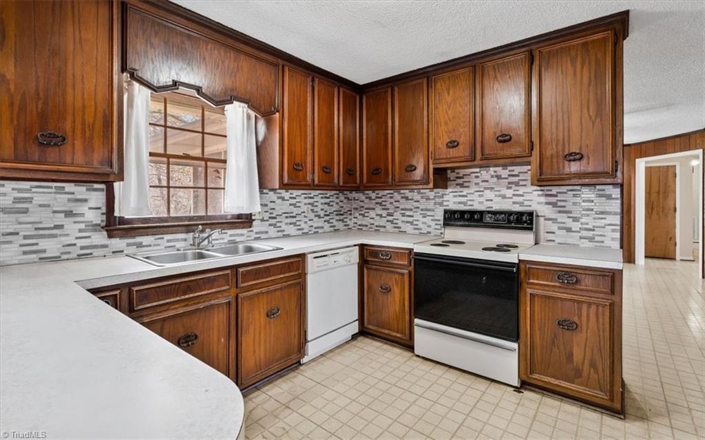 5106 Blakeshire Road, Greensboro, North Carolina image 9