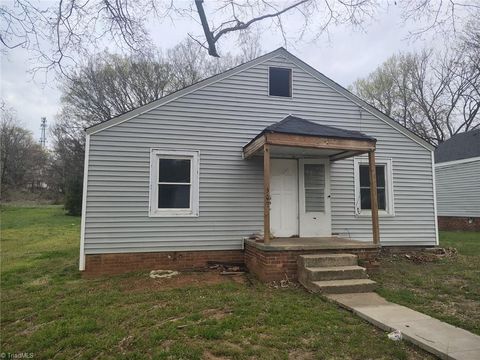 Homes For Sale - 502 Tussey Street<br/> Lexington, NC 27292