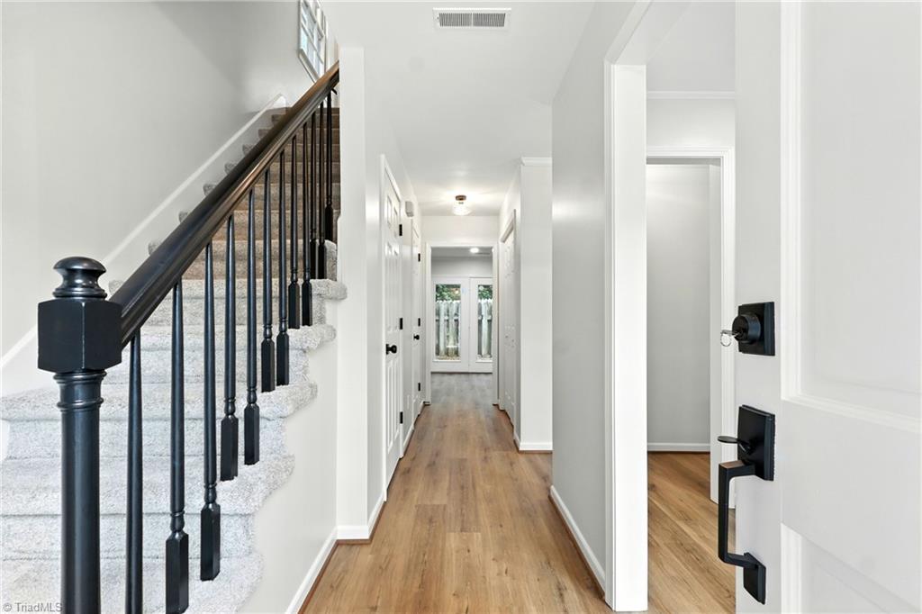 Winston-Salem, North Carolina 27103, United States, 2 Bedrooms Bedrooms, ,3 BathroomsBathrooms,Residential,Active,198401