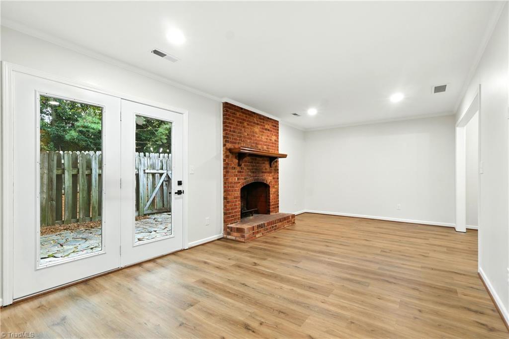 Winston-Salem, North Carolina 27103, United States, 2 Bedrooms Bedrooms, ,3 BathroomsBathrooms,Residential,Active,198401