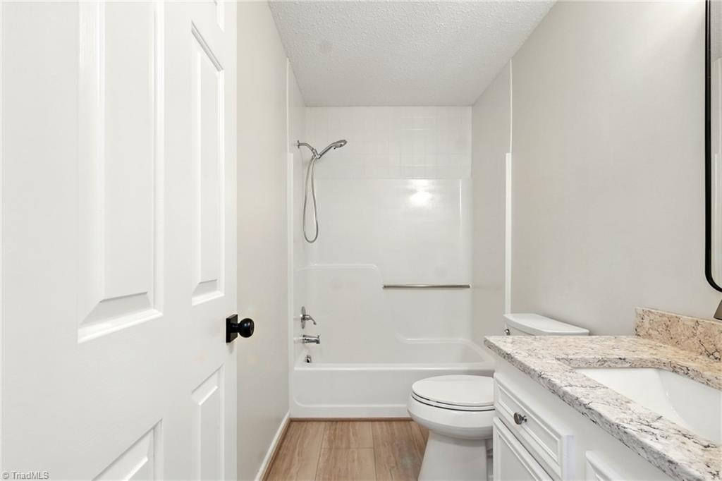 Winston-Salem, North Carolina 27103, United States, 2 Bedrooms Bedrooms, ,3 BathroomsBathrooms,Residential,Active,198401