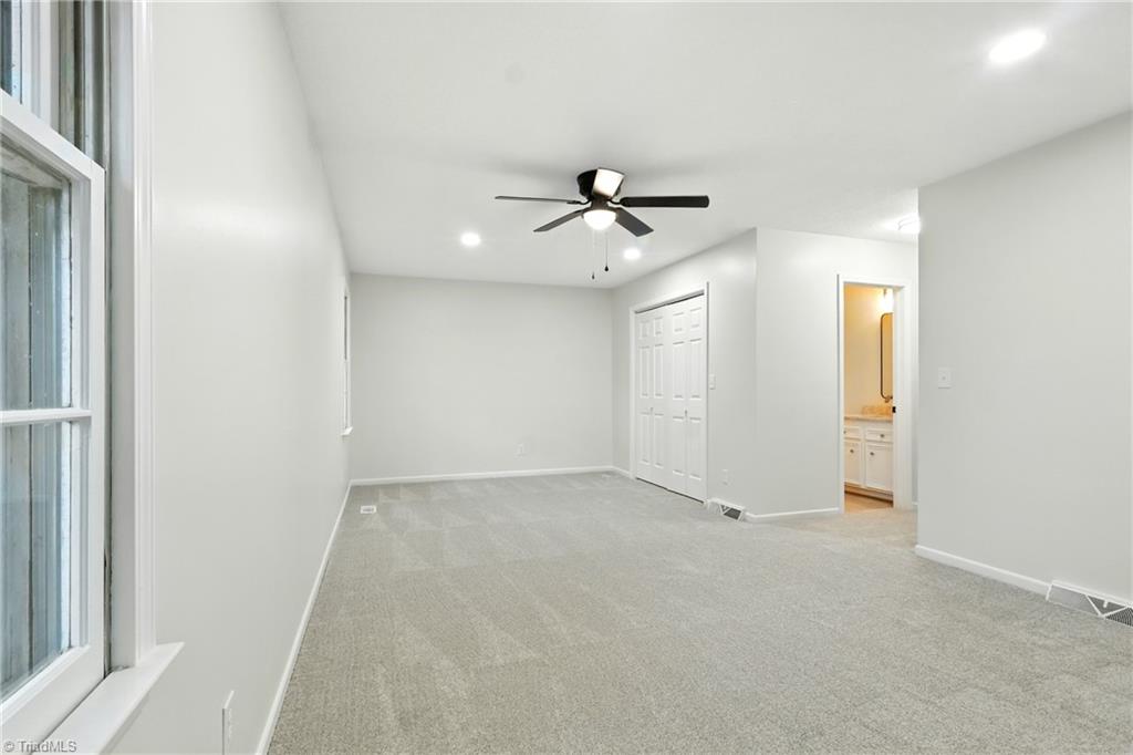 Winston-Salem, North Carolina 27103, United States, 2 Bedrooms Bedrooms, ,3 BathroomsBathrooms,Residential,Active,198401