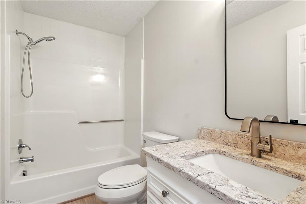 Winston-Salem, North Carolina 27103, United States, 2 Bedrooms Bedrooms, ,3 BathroomsBathrooms,Residential,Active,198401