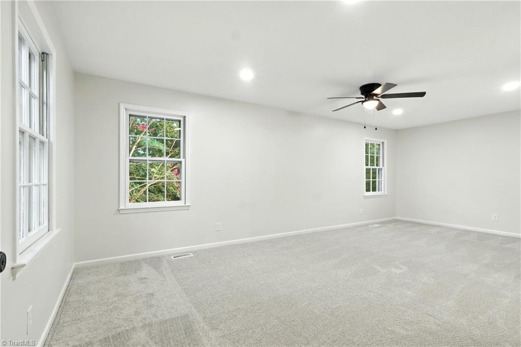 Winston-Salem, North Carolina 27103, United States, 2 Bedrooms Bedrooms, ,3 BathroomsBathrooms,Residential,Active,198401