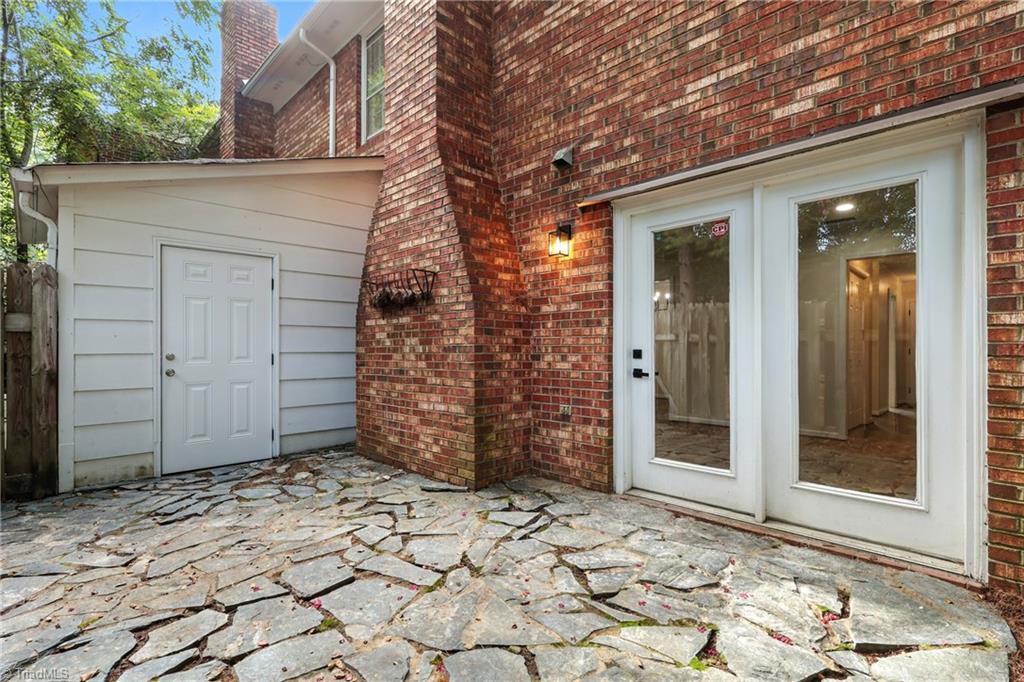 Winston-Salem, North Carolina 27103, United States, 2 Bedrooms Bedrooms, ,3 BathroomsBathrooms,Residential,Active,198401