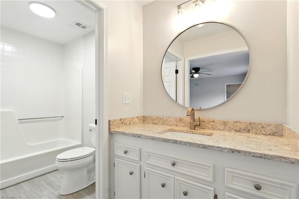 Winston-Salem, North Carolina 27103, United States, 2 Bedrooms Bedrooms, ,3 BathroomsBathrooms,Residential,Active,198401