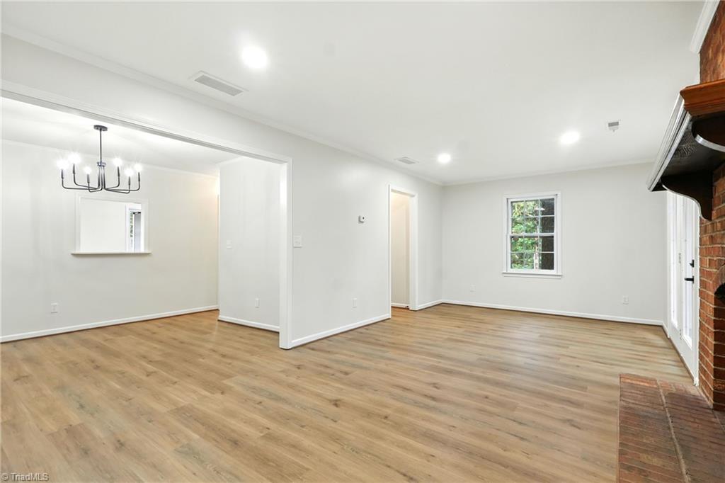 Winston-Salem, North Carolina 27103, United States, 2 Bedrooms Bedrooms, ,3 BathroomsBathrooms,Residential,Active,198401