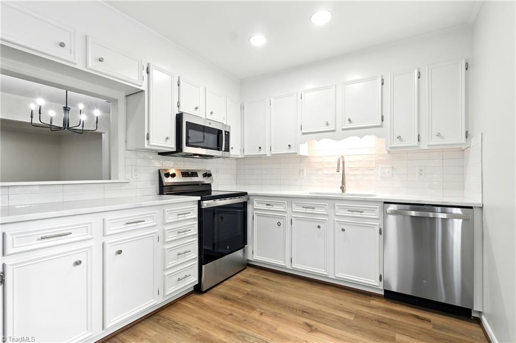 Winston-Salem, North Carolina 27103, United States, 2 Bedrooms Bedrooms, ,3 BathroomsBathrooms,Residential,Active,198401