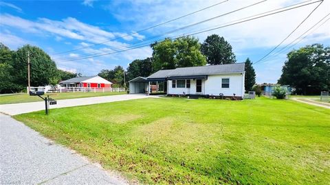 Photo for 812 Graylyn Drive