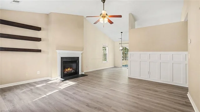 214 Cypress Court, photo 5 of 31