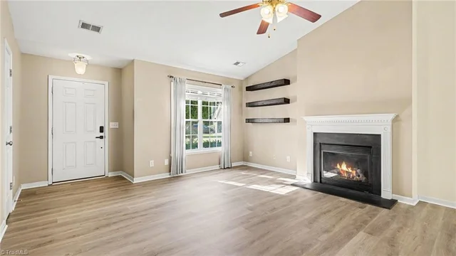 214 Cypress Court, photo 4 of 31