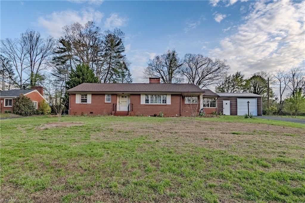 Photo of 246 Fairview Avenue, Mount Airy, NC 27030 (MLS # 1214306)