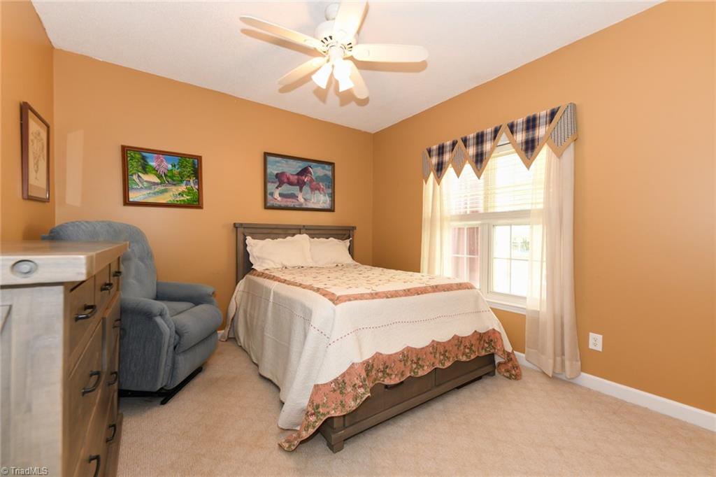 High Point, North Carolina 27265, United States, 5 Bedrooms Bedrooms, ,3 BathroomsBathrooms,Residential,Pending,126002