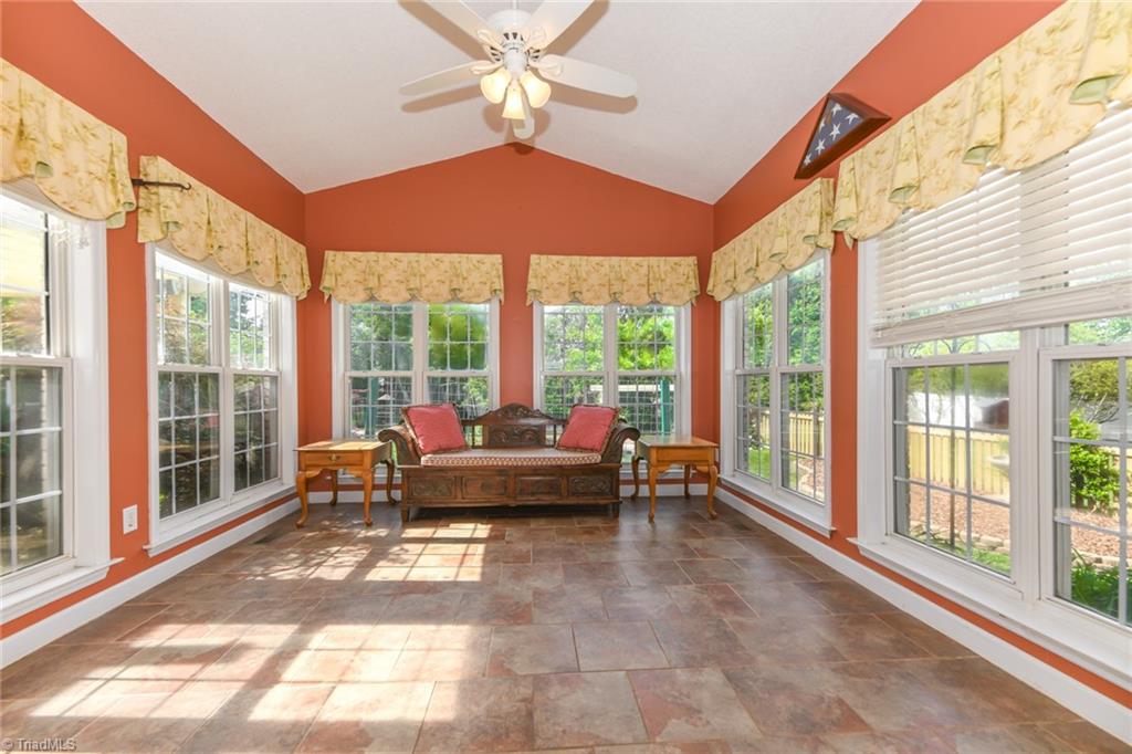 High Point, North Carolina 27265, United States, 5 Bedrooms Bedrooms, ,3 BathroomsBathrooms,Residential,Pending,126002