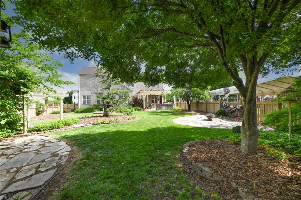 High Point, North Carolina 27265, United States, 5 Bedrooms Bedrooms, ,3 BathroomsBathrooms,Residential,Pending,126002