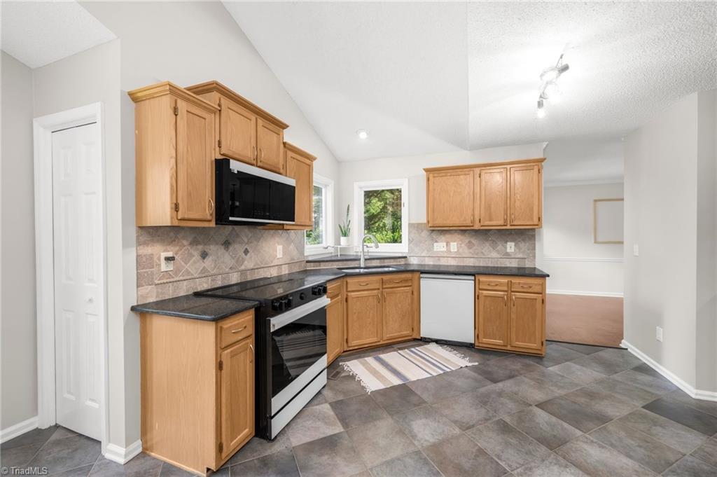 201 Saint Regis Lane, Kernersville, North Carolina image 12