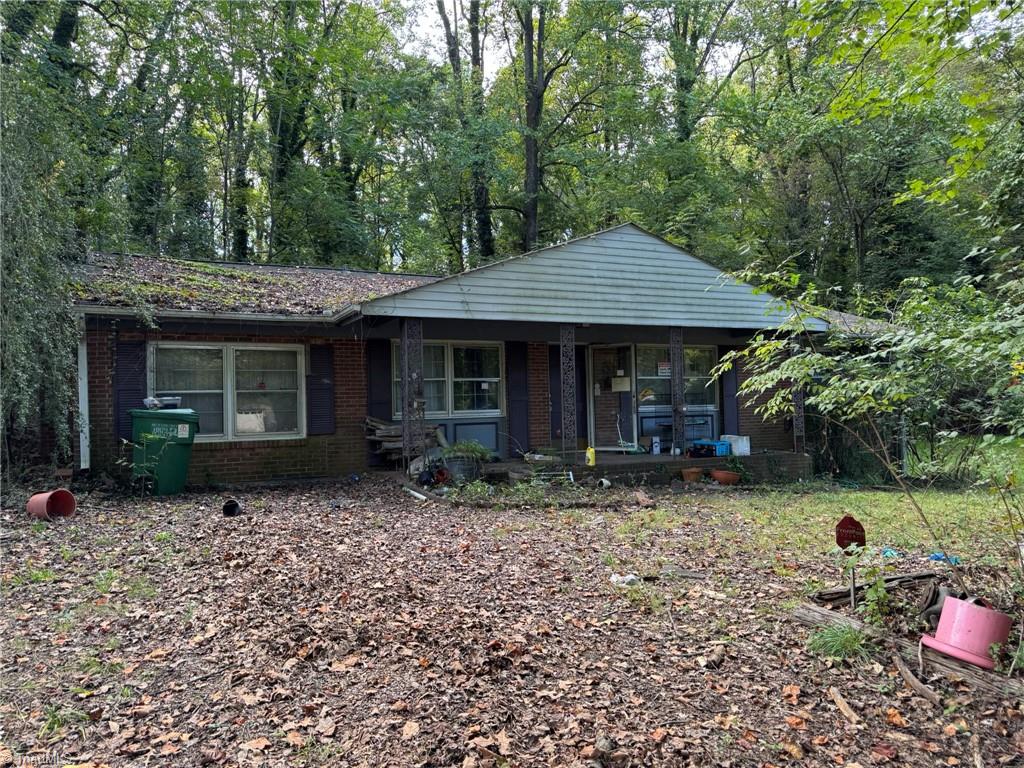 Photo of 401 Dogwood Circle, High Point, NC 27260 (MLS # 1237042)