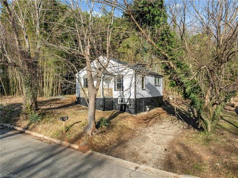 Homes For Sale - 308 Kearns Avenue<br/> High Point, NC 27260