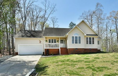 Homes For Sale - 623 Roxboro Drive<br/> Mount Gilead, NC 27306