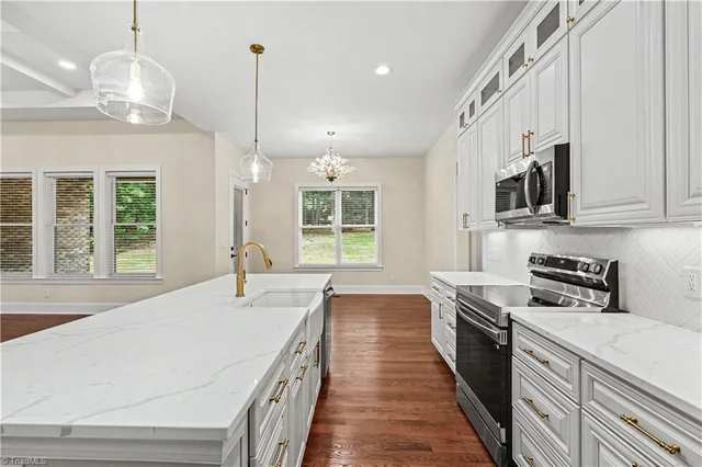 460 Sykes Farm Road, photo 4 of 37