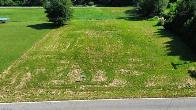 1213 Old Highway 21, photo 2 of 25